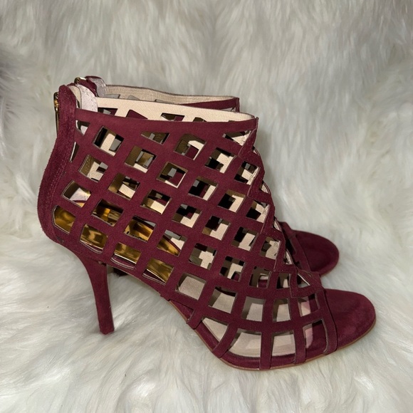 MICHAEL Michael Kors Red Heels with Geometric Cutouts - Picture 4 of 7